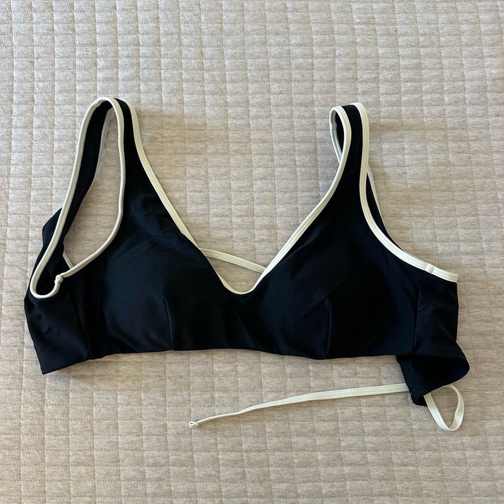 Meshki Santina Recycled Contrast Bikini Top